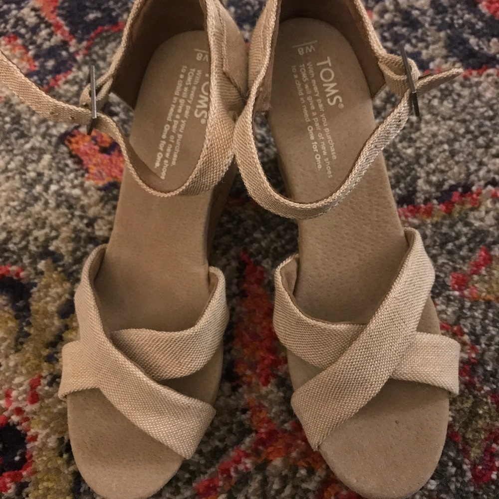 TOMS natural linen wedges size 8 BNWOT